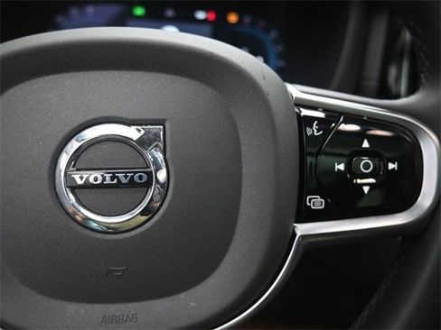 Certified 2023 Volvo XC60 B5 Ultimate image 15