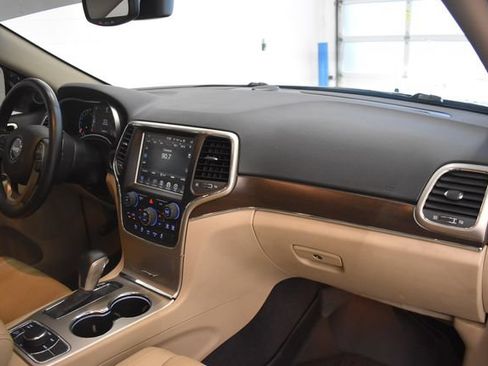 Used 2017 Jeep Grand Cherokee Limited w/ Luxury Group II AWD/4WD image 18