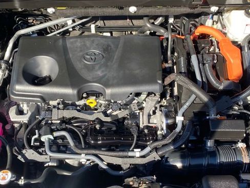 Used 2021 Toyota Venza XLE w/ Softex Package image 12