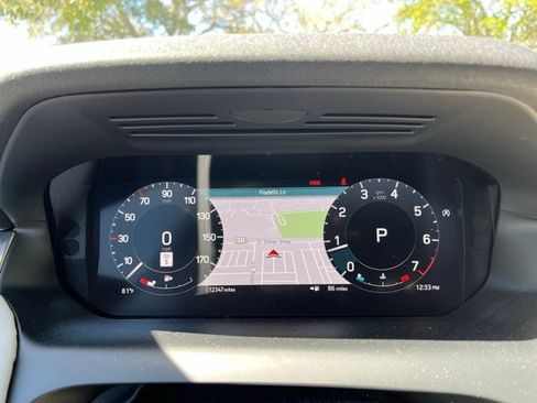 Used 2023 Land Rover Discovery Sport SE image 10