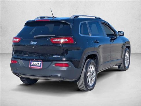 Used 2018 Jeep Cherokee Latitude image 5