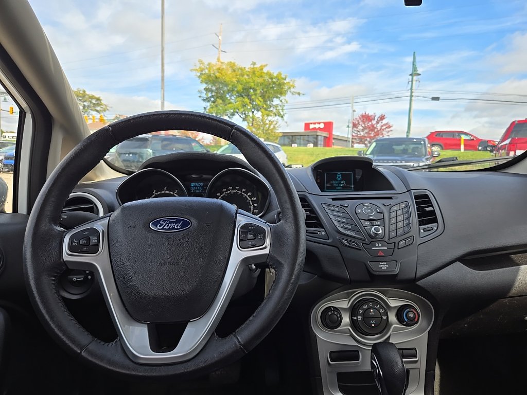 Used 2016 Ford Fiesta SE FWD image 35