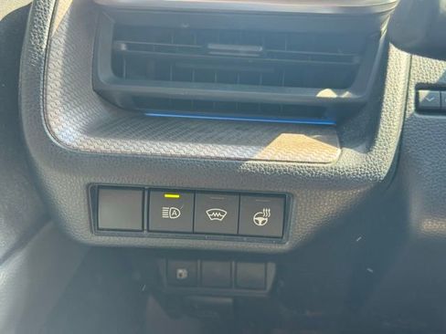 Used 2025 Toyota Prius XLE FWD image 17