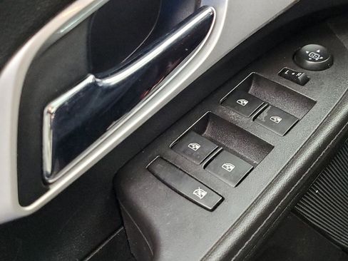 Used 2016 Chevrolet Equinox LTZ w/ Enhanced Convenience Package image 27