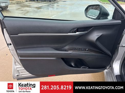 Used 2023 Toyota Camry SE FWD image 10