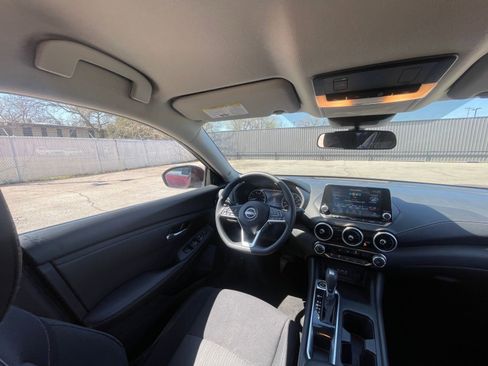 Used 2025 Nissan Sentra SV FWD image 32