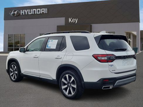 Used 2023 Honda Pilot Elite image 5