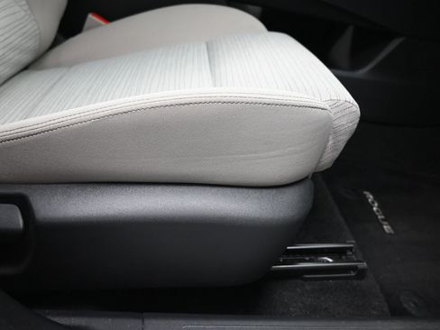 Certified 2023 Nissan Rogue SV FWD image 15