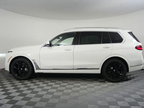 Used 2026 BMW X7 xDrive40i image 6