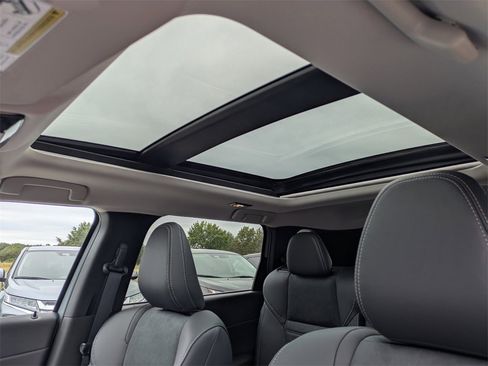 New 2025 Mitsubishi Outlander SE image 21