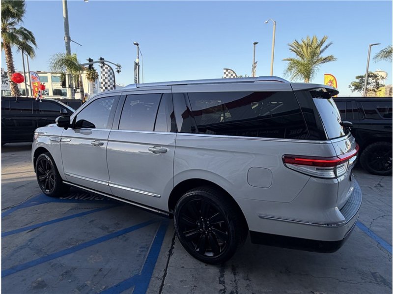 Used 2022 Lincoln Navigator L Reserve AWD/4WD image 13