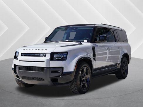 New 2026 Land Rover Defender 130 X-Dynamic SE image 1
