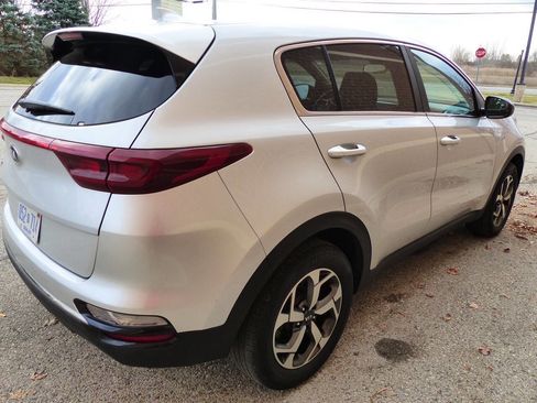 Used 2020 Kia Sportage LX AWD/4WD image 11