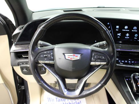 Used 2021 Cadillac Escalade Premium Luxury AWD/4WD image 19