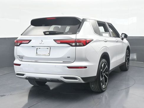 Used 2022 Mitsubishi Outlander SE image 5