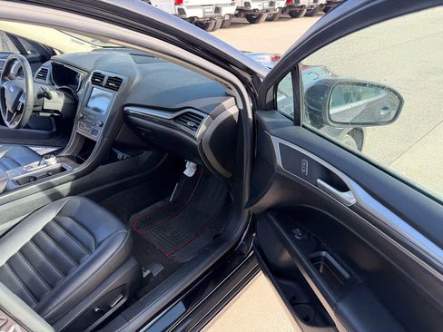 Used 2020 Ford Fusion SEL image 16