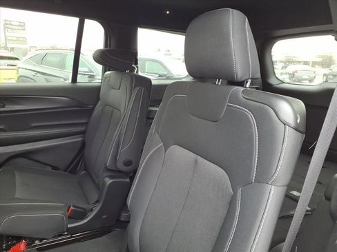 Certified 2025 Jeep Grand Cherokee L Laredo image 13