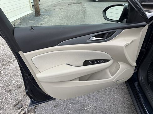 Used 2019 Buick Regal Preferred w/ Sights and Sounds Package image 14