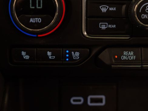 Used 2024 Chevrolet Tahoe High Country w/ Advanced Technology Package AWD/4WD image 20