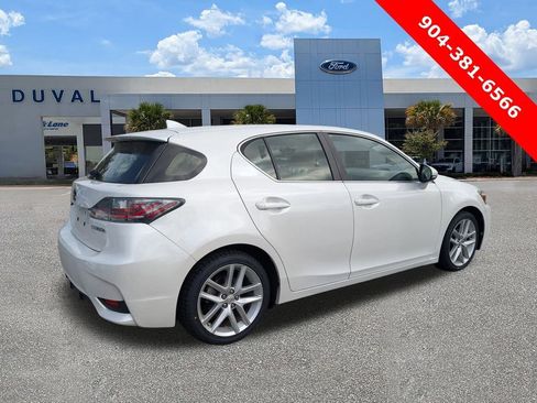 Used 2016 Lexus CT 200h image 4