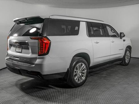 Used 2022 GMC Yukon XL SLE w/ Gmc Pro Safety Plus Package AWD/4WD image 9