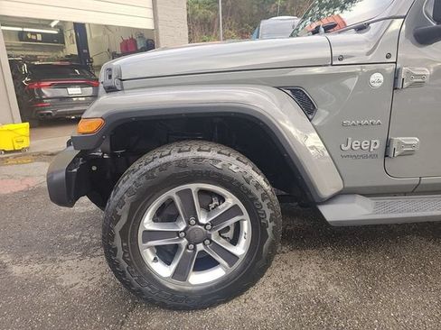 Used 2019 Jeep Wrangler Unlimited Sahara AWD/4WD image 29