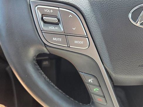 Used 2017 Hyundai Santa Fe FWD image 31