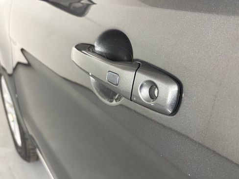 Used 2018 Ford Explorer XLT w/ Equipment Group 201A AWD/4WD image 11