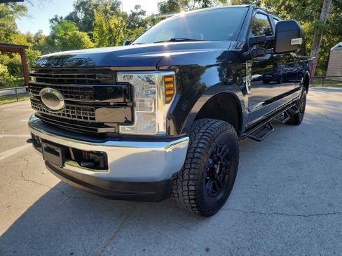 Used 2018 Ford F250 XL w/ Power Equipment Group image 4