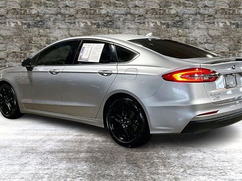 Used 2020 Ford Fusion SE w/ Equipment Group 151A image 4