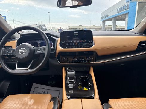Used 2021 Nissan Rogue Platinum FWD image 15