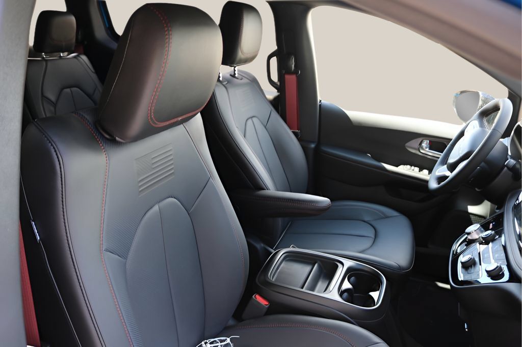 New 2027 Chrysler Pacifica Select FWD image 21