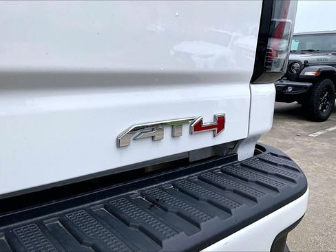 Used 2025 GMC Sierra 2500 AT4 w/ AT4 Premium Plus Package AWD/4WD image 9