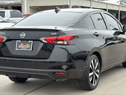 Used 2022 Nissan Versa SR w/ Convenience Package FWD image 5