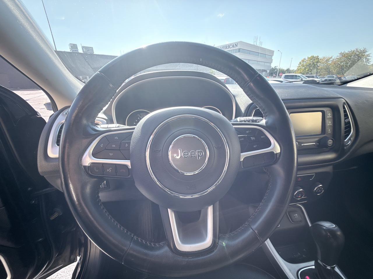Used 2018 Jeep Compass Latitude FWD image 12