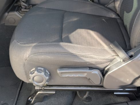 Used 2022 Jeep Wrangler Unlimited Sport AWD/4WD image 13