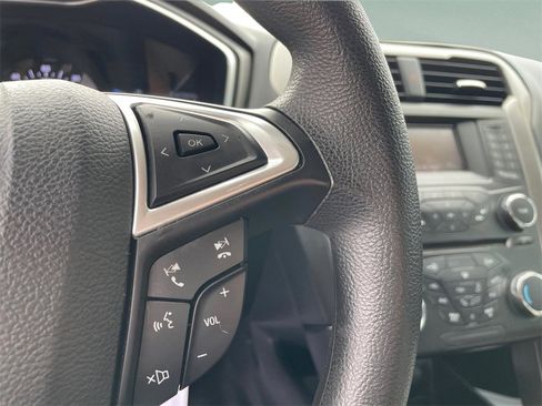 Used 2018 Ford Fusion S image 22