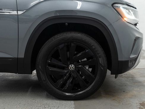 Used 2023 Volkswagen Atlas Cross Sport SE w/ Black Wheel Package AWD/4WD image 34