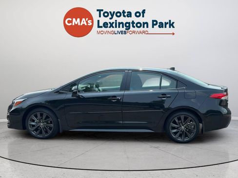 Used 2026 Toyota Corolla SE FWD image 2
