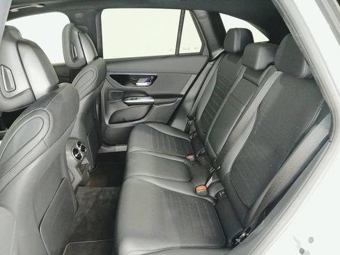 Used 2026 Mercedes-Benz GLC 300 4MATIC image 12