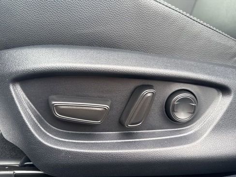 Used 2025 Toyota Camry SE image 16