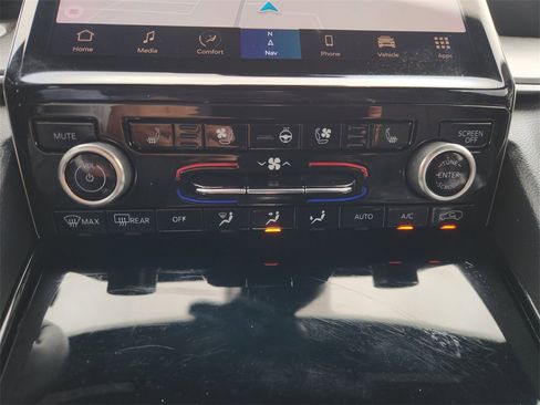 Used 2021 Jeep Grand Cherokee L Overland w/ Luxury Tech Group IV image 18