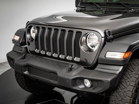 Used 2023 Jeep Wrangler Sport S image 3