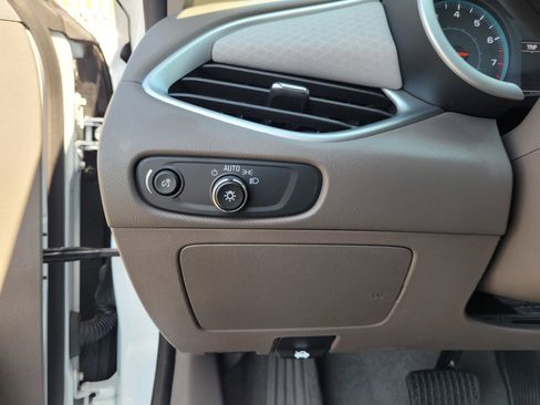 Used 2023 Chevrolet Malibu LS FWD image 24