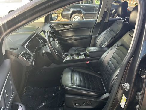 Used 2019 Ford Edge SEL w/ Equipment Group 201A FWD image 15