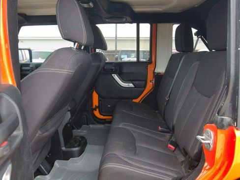 Used 2013 Jeep Wrangler Unlimited Sahara w/ Connectivity Group AWD/4WD image 26