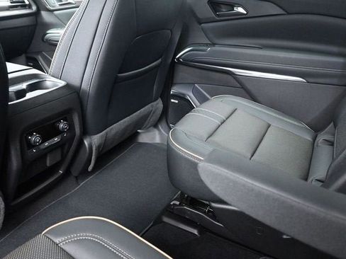 New 2026 Chevrolet Traverse High Country w/ LPO, Floor Liner Package FWD image 30