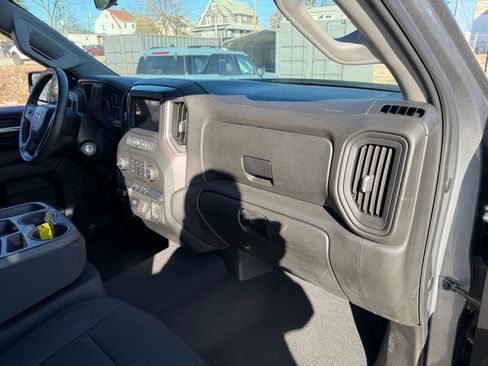 Used 2019 Chevrolet Silverado 1500 Custom w/ Custom Convenience Package image 6