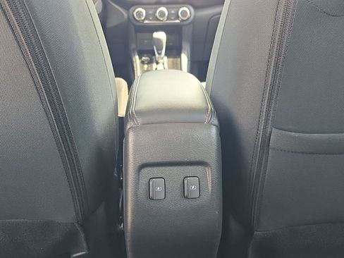 Used 2023 Nissan Kicks SV FWD image 7