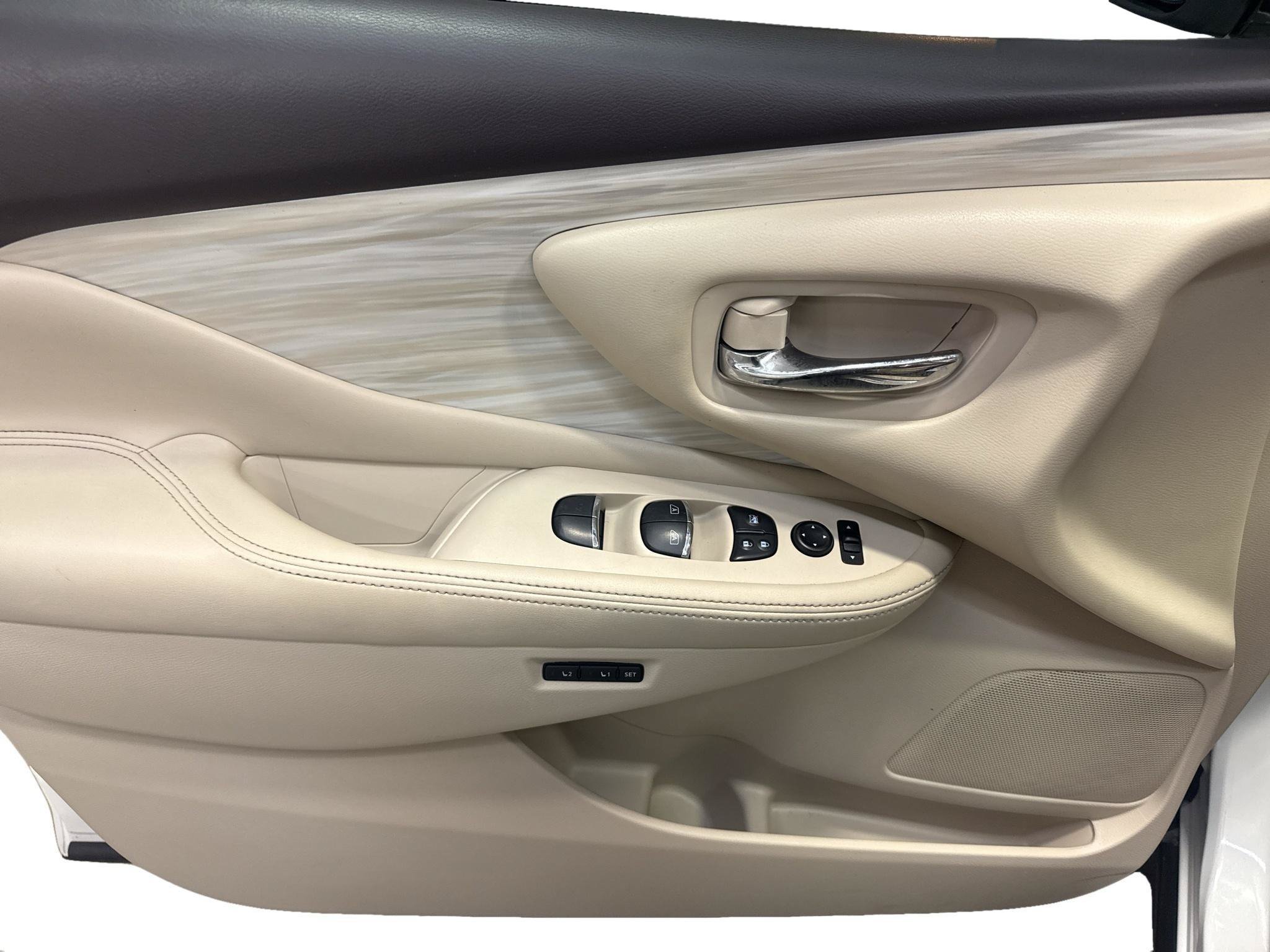 Used 2017 Nissan Murano S AWD/4WD image 9